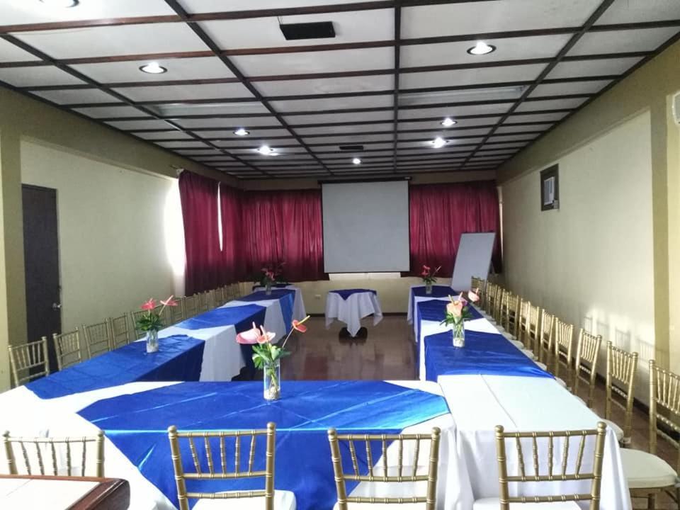 Hotel Wagelia 투리알바 외부 사진